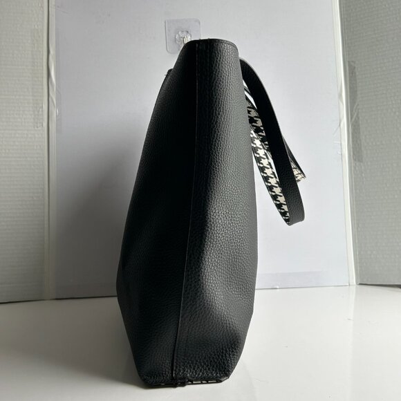 Reversible Tote/shoulder Bag in Black, Black and White - Picture 2 of 8